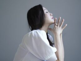 2.2% of Indian Women Under 40 Face Premature Menopause; 16.2% Have Early Menopause by Age 44, Major Study Finds 8 woman in white knit sweater