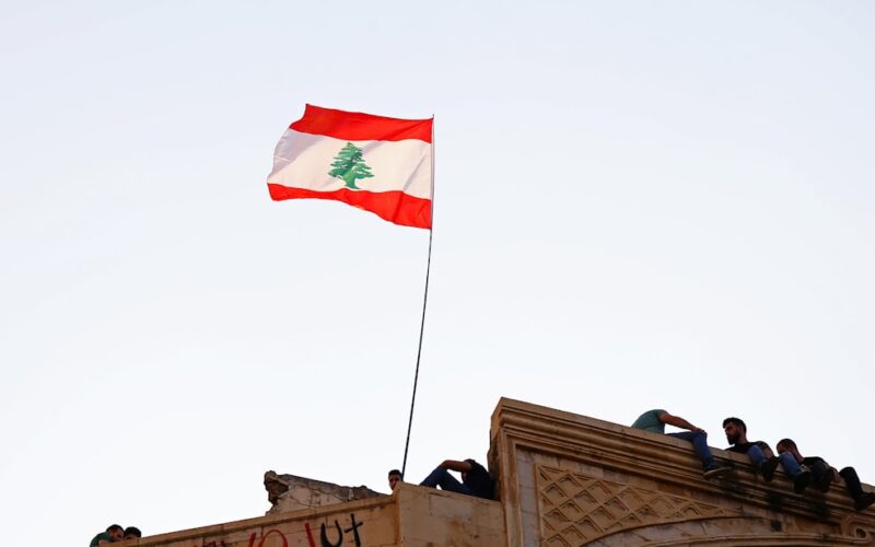 flag of us a on top of building