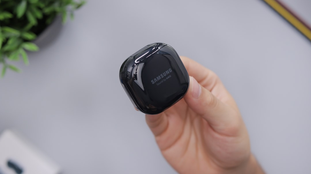 black samsung wireless computer mouse